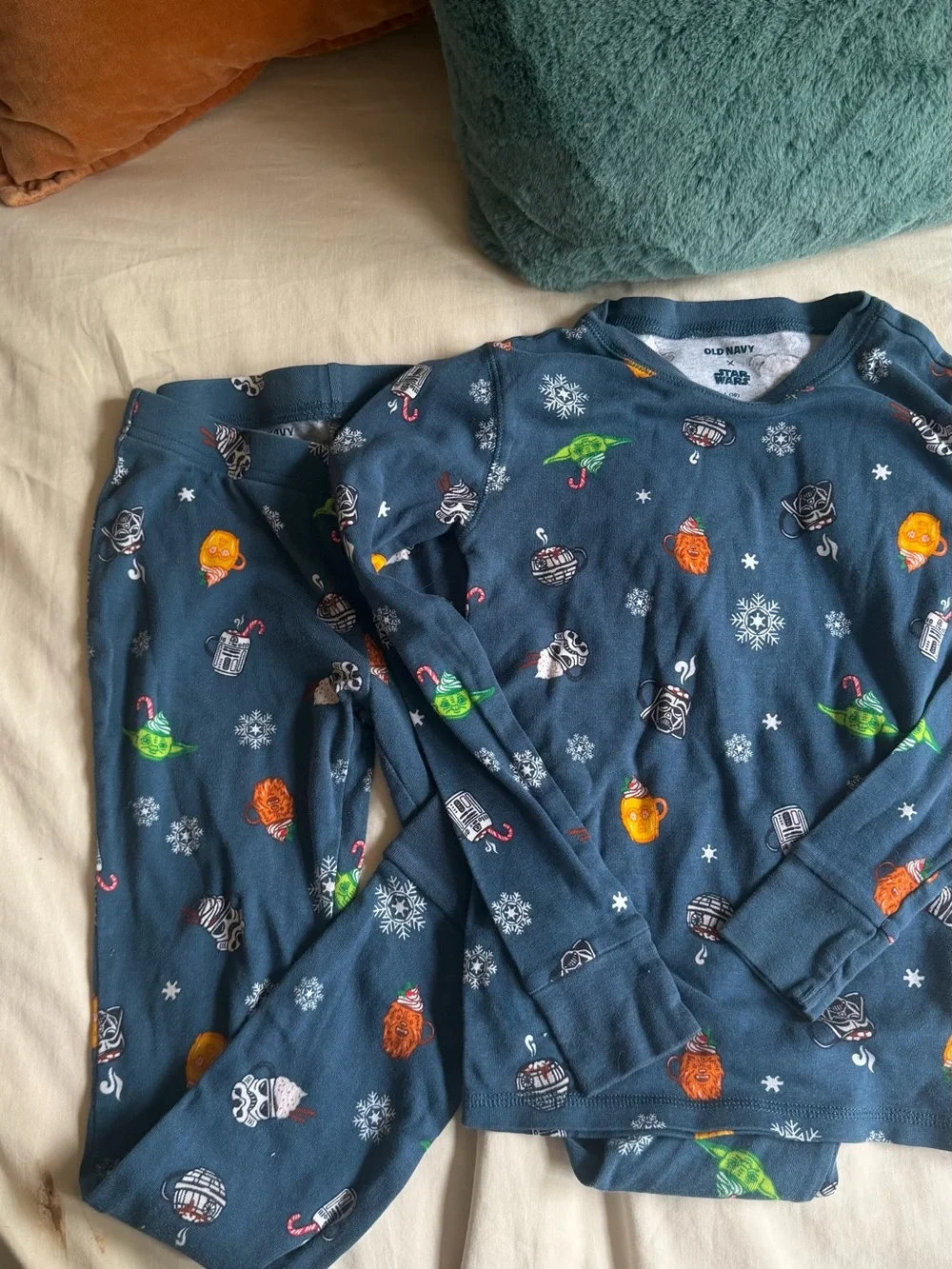 Old Navy Navy Star Wars Holiday Character Pajama Set with Bright Accents